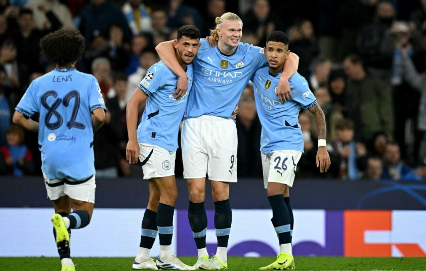 Haaland sánh ngang Drogba, Man City lập kỷ lục bất bại