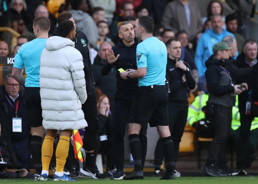 Wolves Đặt Câu Hỏi về Sự Thiên Vị Ẩn của VAR Đối với Các Đội Bóng Lớn
