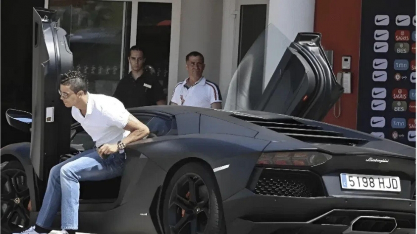 Bộ Sưu Tập Siêu Xe Đẳng Cấp Thế Giới Của Cristiano Ronaldo