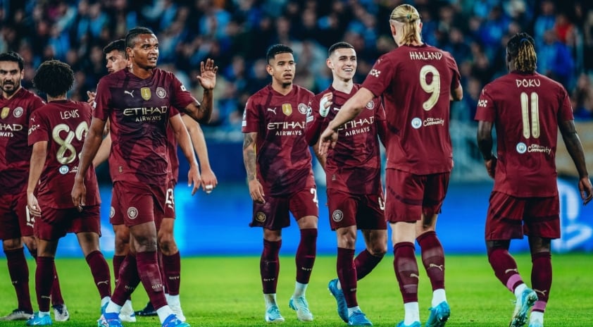 Jeremy Doku lập kỷ lục Champions League với 26 lần chạm bóng trong vòng cấm đối thủ