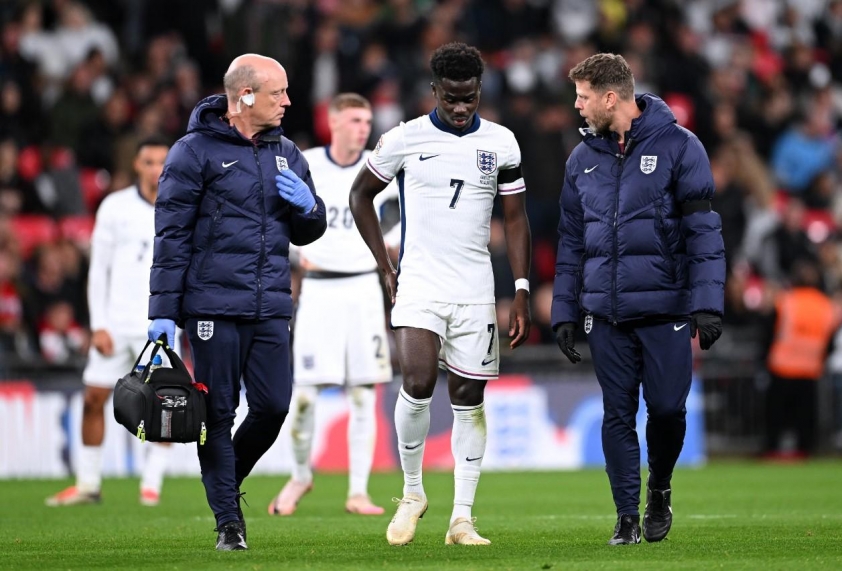 Saka vắng mặt, Sterling sẵn sàng đá chính khi Arsenal đối đầu Bournemouth