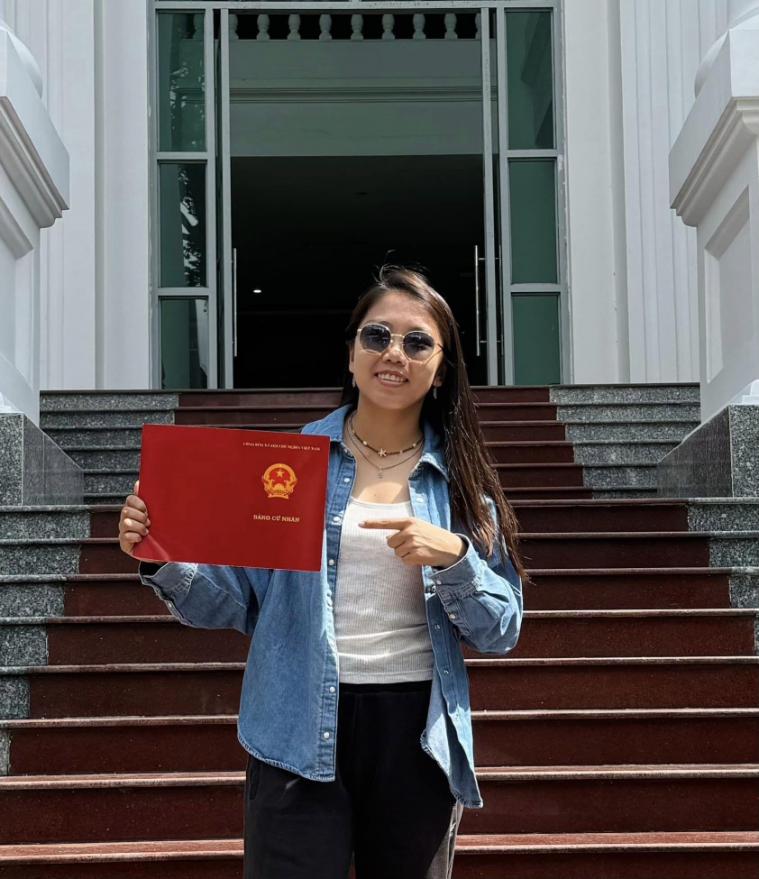 Huỳnh Như tiếp bước con đường học vấn, trở về mái trường cũ sau thời gian thi đấu đỉnh cao