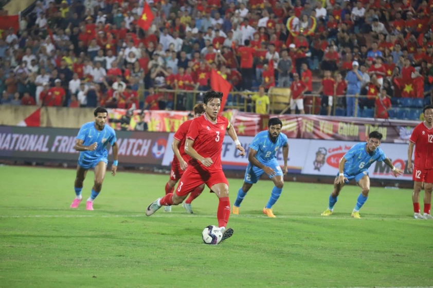 Việt Nam cầm hòa Ấn Độ sau pha penalty hỏng ăn và màn trình diễn kém ấn tượng