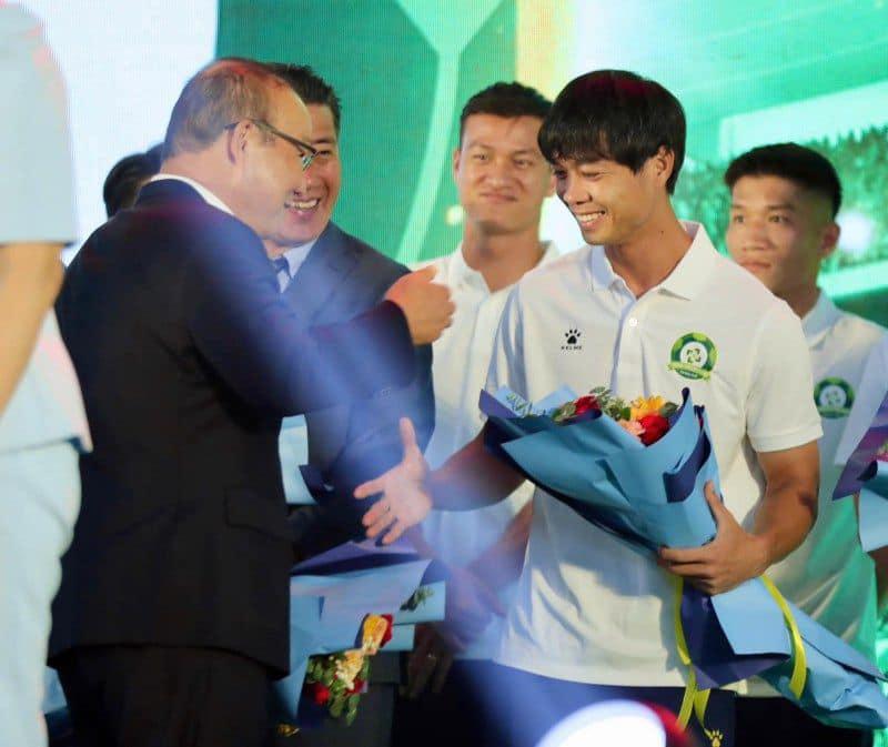 Công Phượng có màn ra mắt trong trận khai mạc Cúp Quốc gia 2024/25