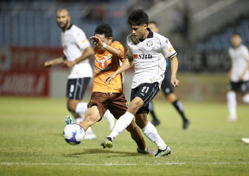 CLB HAGL bị cảnh cáo sau 5 thẻ vàng tại V-League