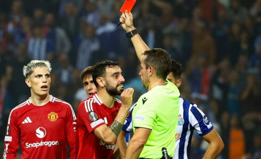 Bruno Fernandes: Lãnh thẻ đỏ liên tiếp, đe dọa hành trình Europa League