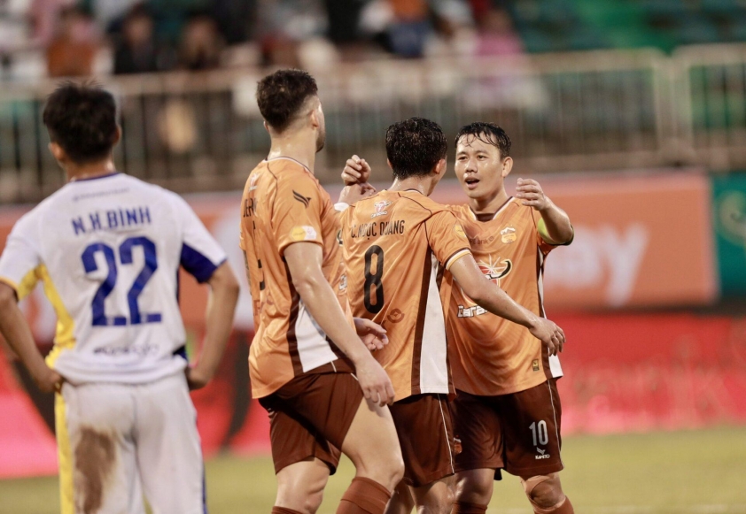Trần Minh Vương và Châu Ngọc Quang Bộ đôi tiền vệ đắt giá nhất của HAGL