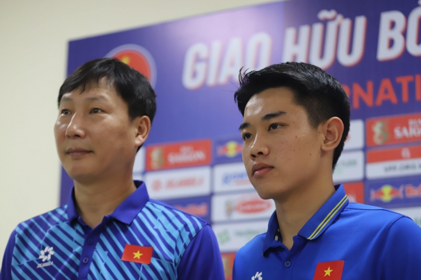 HLV Kim Sang Sik quyết tâm giành chiến thắng trước Ấn Độ để mang niềm vui cho người hâm mộ