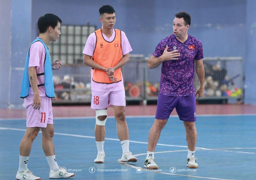 Đội tuyển Futsal Việt Nam Trẻ Trung Sẵn Sàng Vô Địch Đông Nam Á