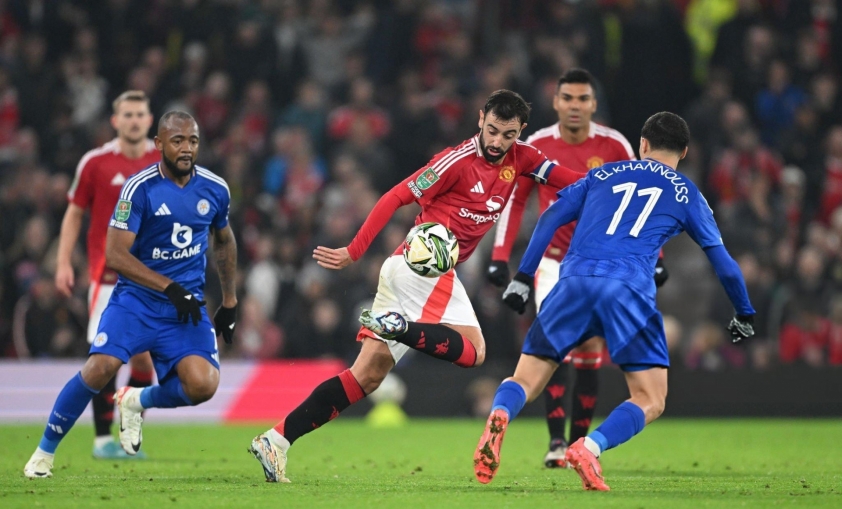 Man United tái sinh mạnh mẽ dưới sự dẫn dắt tạm quyền của Ruud van Nistelrooy, đánh bại Leicester City 5-2