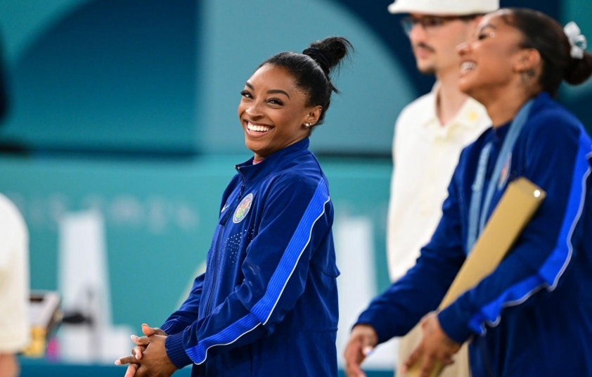 Simone Biles Vượt Mặt Ronaldo và Messi Trở Thành Vận Động Viên Có Giá Trị Thương Mại Cao Nhất Thế Giới