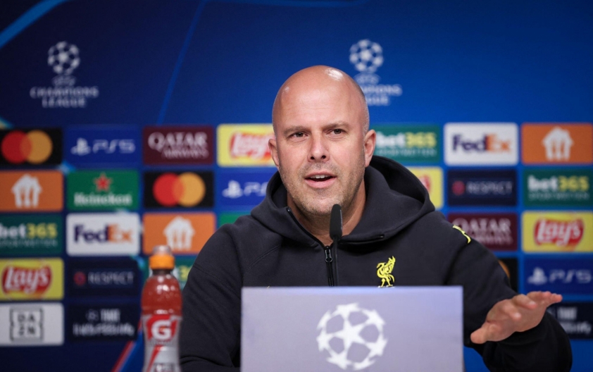 HLV Arne Slot Oải Quán Năng Lực Của RB Leipzig, Tự Tin Dẫn Đội Đến Chiến Thắng Tại Đức