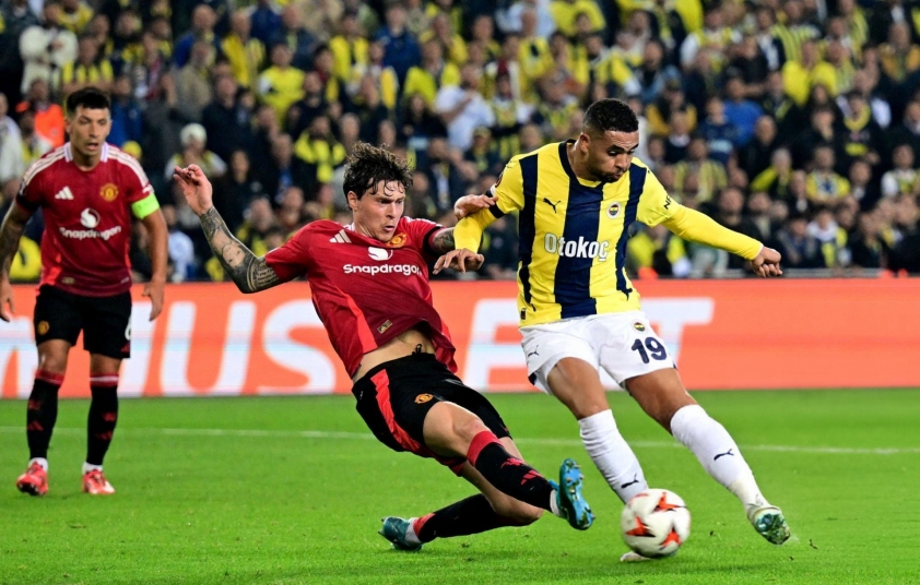 Victor Lindelof Bị Chỉ Trích Sau Màn Trình Diễn Thảm Họa Của Man Utd
