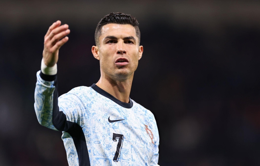Màn trình diễn yếu kém của Ronaldo khiến Bồ Đào Nha trả giá đắt