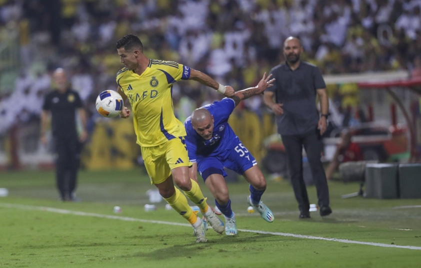 Cristiano Ronaldo đối mặt với chế giễu từ cổ động viên Esteghlal khi Al Nassr giành chiến thắng tối thiểu