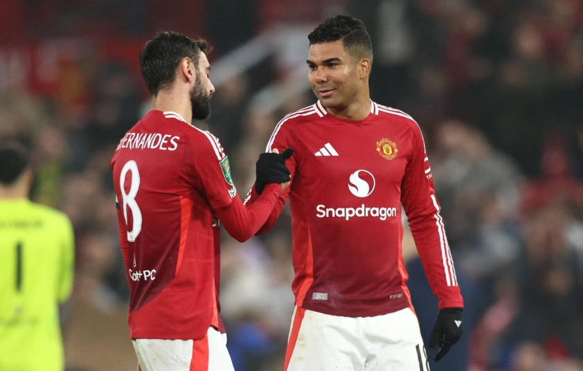 Ruud van Nistelrooy vượt kỷ lục của Erik ten Hag trong trận ra mắt Man Utd hoành tráng