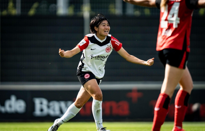 Remina Chiba Gây Chấn Động Giải Nữ Bundesliga Khi Ghi Cú Hat-trick Lịch Sử