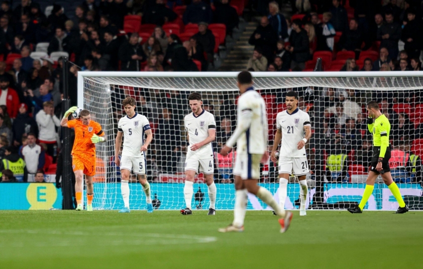 Bài kiểm tra thực tế khiến Lee Carsley phải dè dặt về tương lai ĐT Anh