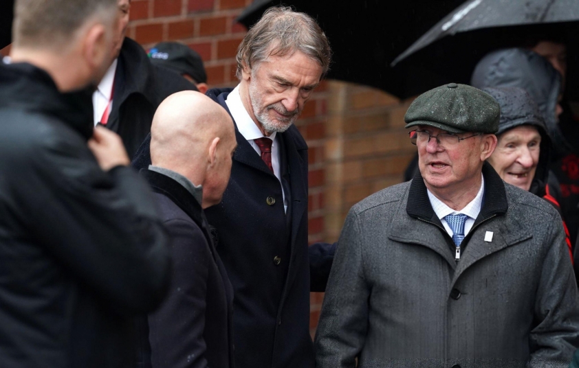 Sir Alex Ferguson bị Man Utd chấm dứt hợp đồng đại sứ thương hiệu