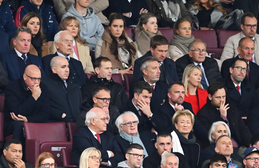 Ten Hag giữ vững niềm tin của Man Utd bất chấp khởi đầu thất thường