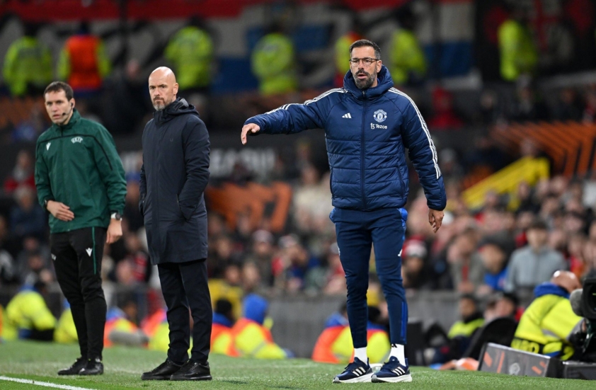 Ruud van Nistelrooy vượt kỷ lục của Erik ten Hag trong trận ra mắt Man Utd hoành tráng