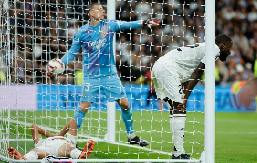 Mbappe trải qua ngày thi đấu thảm họa trong trận El Clasico đầu tiên, Real Madrid sụp đổ 0-4 trước Barcelona