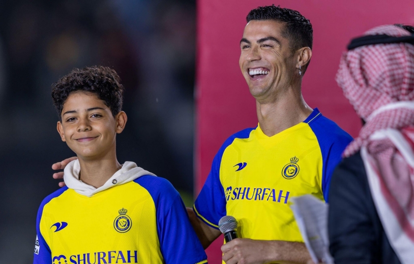 Cristiano Jr khoác lên mình áo đấu Man Utd, thắp sáng hy vọng tái hiện hào quang của cha