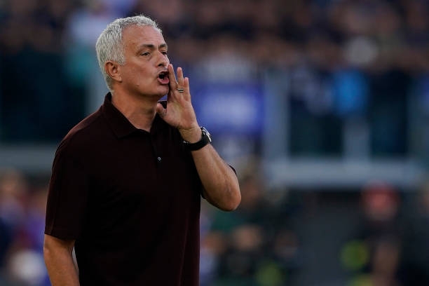 HLV huyền thoại Jose Mourinho cân nhắc giải nghệ vì sức khỏe