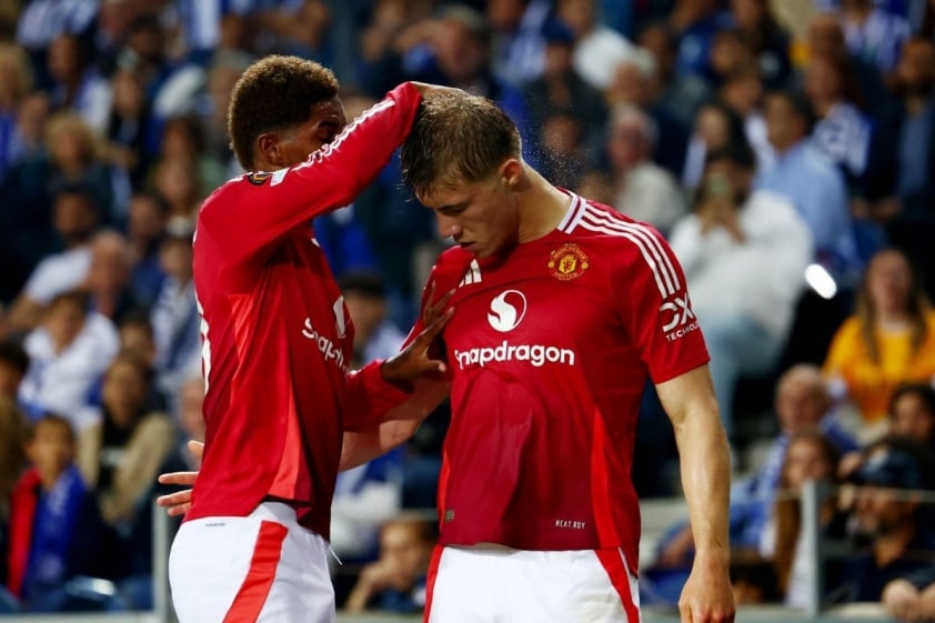 Động thái ăn mừng của Hojlund sau trận hòa của Man United gây tranh cãi