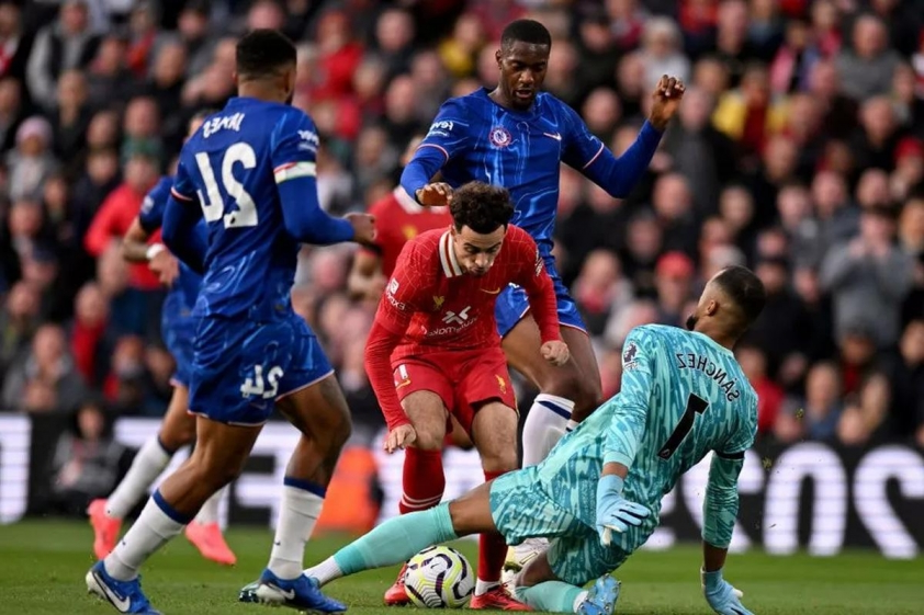 Phạt đền tranh cãi phủ bóng trận đấu căng thẳng giữa Liverpool và Chelsea