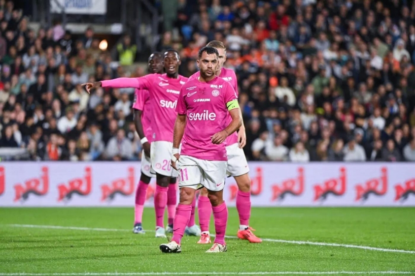 Chủ tịch CLB Montpellier Sa thải Huấn luyện viên Trực tiếp trên Sóng Truyền hình, Gây Sốc Ligue 1