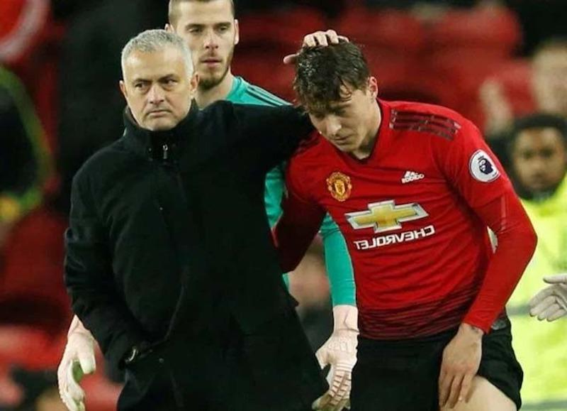 Mourinho quyết tâm đưa Lindelof về Fenerbahce