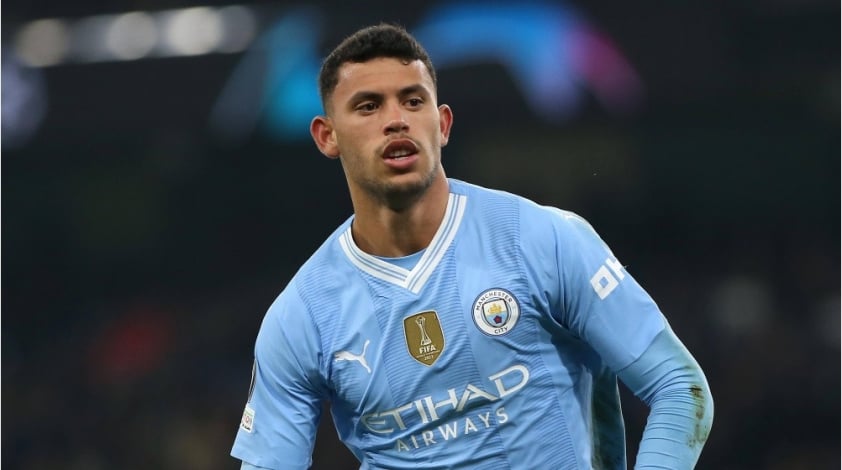 Cầu thủ Man City bị bắt giữ vì cáo buộc lấy trộm điện thoại