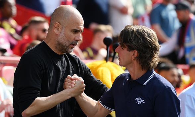Cuộc đối đầu định mệnh Ten Hag đấu Thomas Frank - tương lai Man United trong thế ngàn cân treo sợi tóc