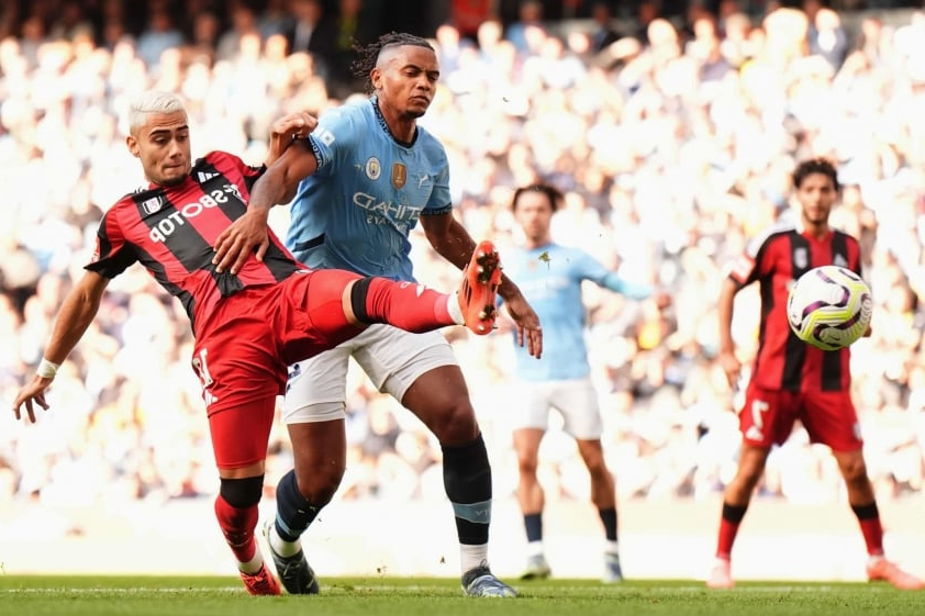 Cuộc rượt đuổi ngoạn mục Manchester City hạ gục Fulham để bám đuổi Liverpool