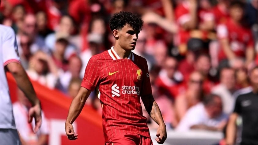 Tiền vệ Liverpool bị phạt vì đến muộn buổi tập trước trận đấu Cúp C1