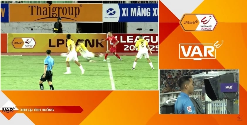 Ngày đen tại V-League Thái Sơn may mắn thoát chấn thương sau pha vào bóng triệt hạ