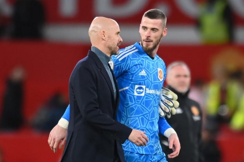 Erik ten Hag bị sa thải: De Gea bóng gió chế giễu bằng biểu tượng ngón tay chụm chặt