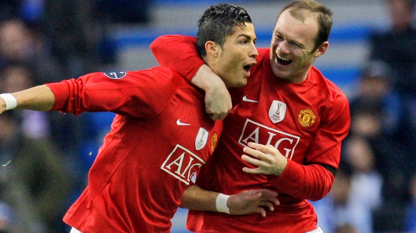 Cuộc tranh cãi nảy lửa với Van Nistelrooy khiến Ronaldo bật khóc trong buổi tập ở Man United