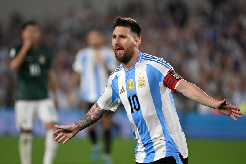 Messi thăng hoa với hat-trick, cán mốc 112 bàn quốc tế, bám đuổi Ronaldo