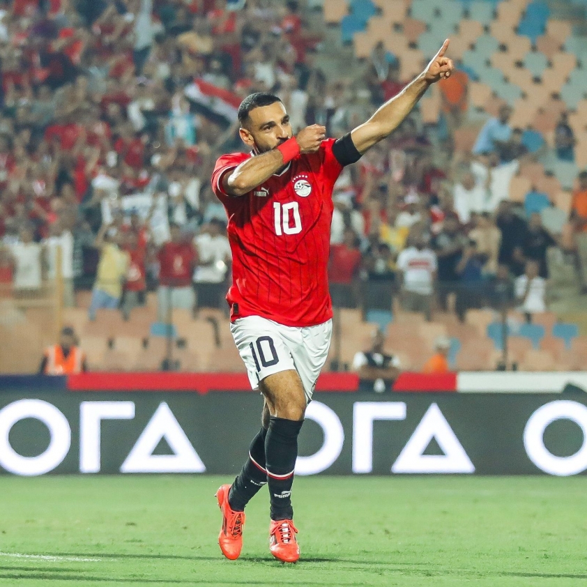 Mohamed Salah và Van Dijk nghỉ thi đấu cùng ĐTQG, Liverpool đón tin vui