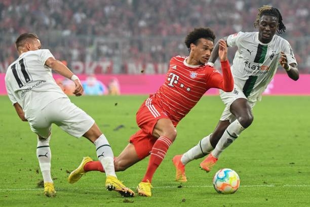 Bayern Munich chia điểm với Monchengladbach sau màn trình diễn đáng kinh ngạc của Yann Sommer