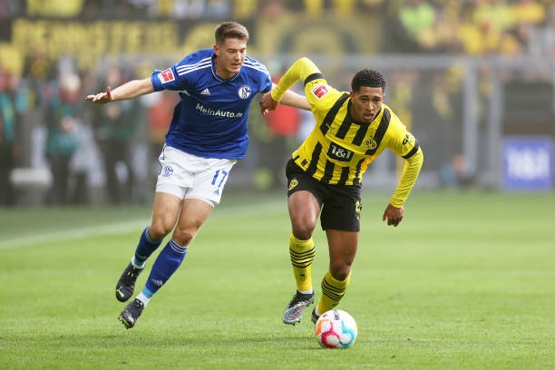 Dortmund gồng gánh giành 3 điểm trước Schalke, Reus chấn thương nặng