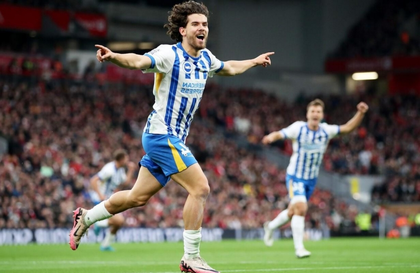 Liverpool Vượt Lên Đỉnh Bảng Premier League Sau Khi Lội Ngược Dòng Chiến Thắng Brighton