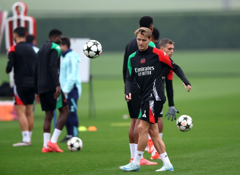 Arsenal mạo hiểm với Odegaard trong trận đấu quyết định với Chelsea