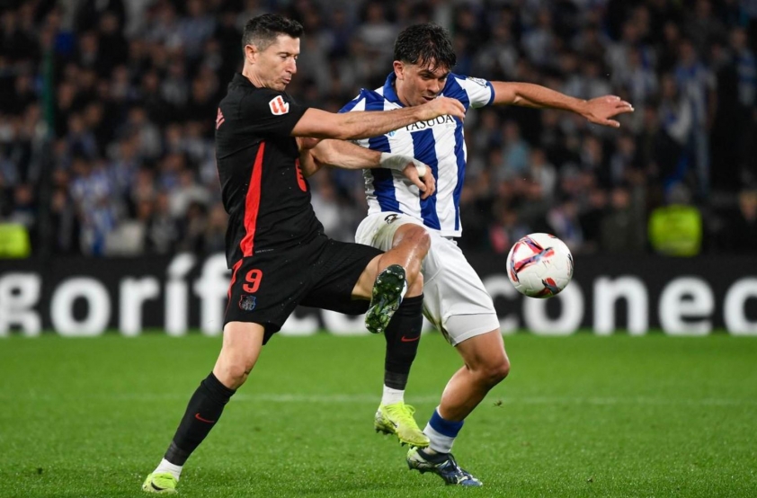 Barca ngã ngựa trước Sociedad, cuộc đua vô địch La Liga xáo trộn