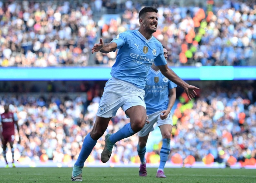 Rodri ngợi khen Barcelona dưới thời Flick, khẳng định mối quan hệ đặc biệt với Iniesta và Busquets