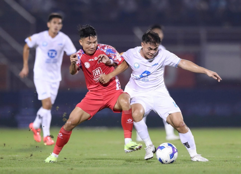 Bộ đôi ngôi sao Nam Định lọt vào tầm ngắm của HLV Kim Sang Sik trước thềm AFF Cup 2024