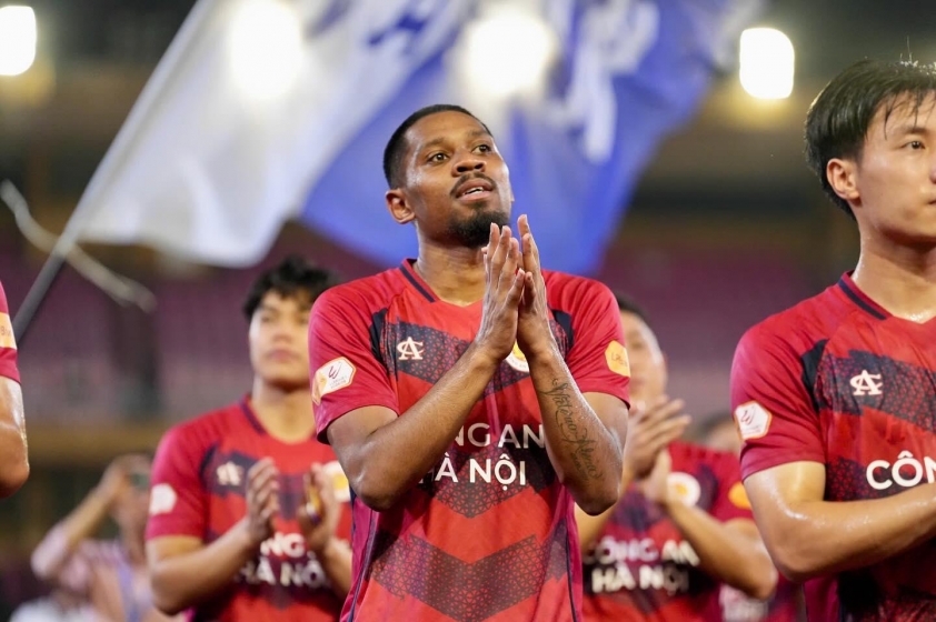 Đoàn Văn Hậu đối mặt nguy cơ vắng mặt tại AFF Cup 2024 do chấn thương và sự tỏa sáng của hậu vệ Việt kiều