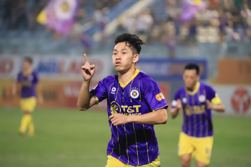 Hà Nội FC vượt lên dẫn đầu BXH V-League sau chiến thắng tối thiểu trước Bình Dương
